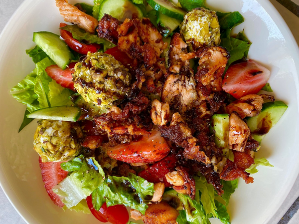 Summer Crispy Salmon Salad